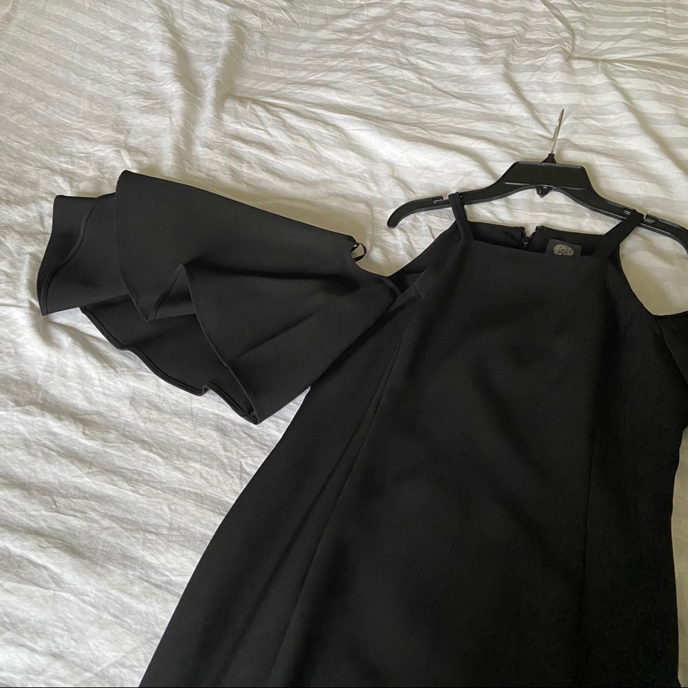 Vince Camuto Black Dress off the Shoulder Sleeve